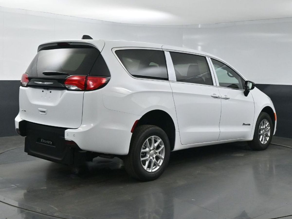 2025 CHRYSLER VOYAGER - Image 7