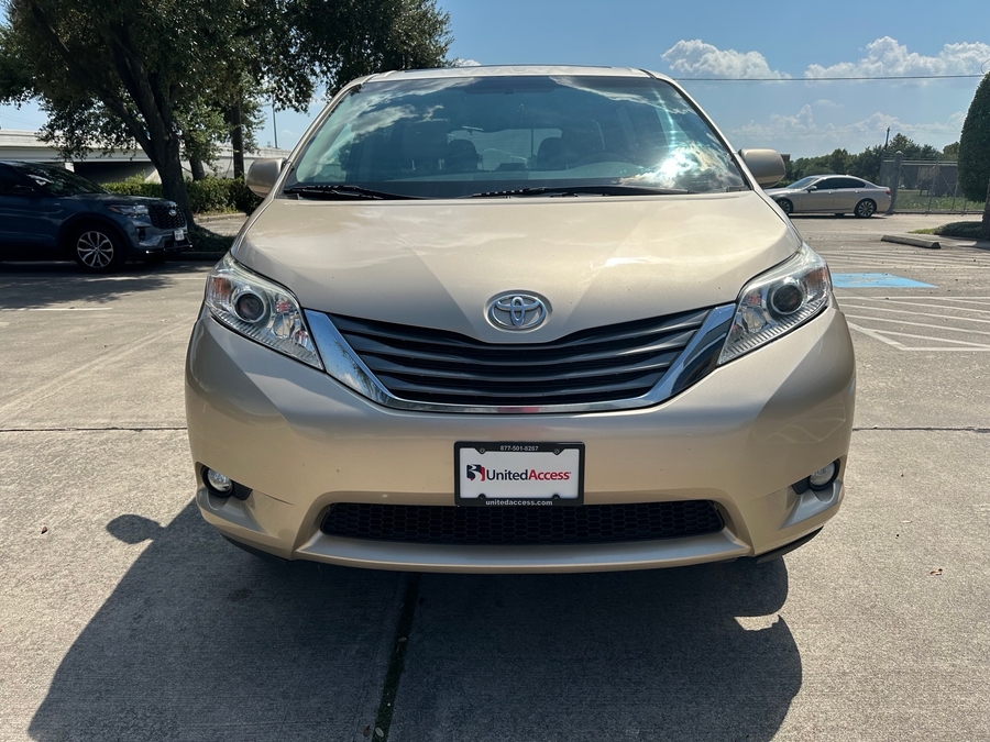 Used 2013 Toyota Sienna XLE Base - VMI Side Entry Entry In Floor Automatic Ramp