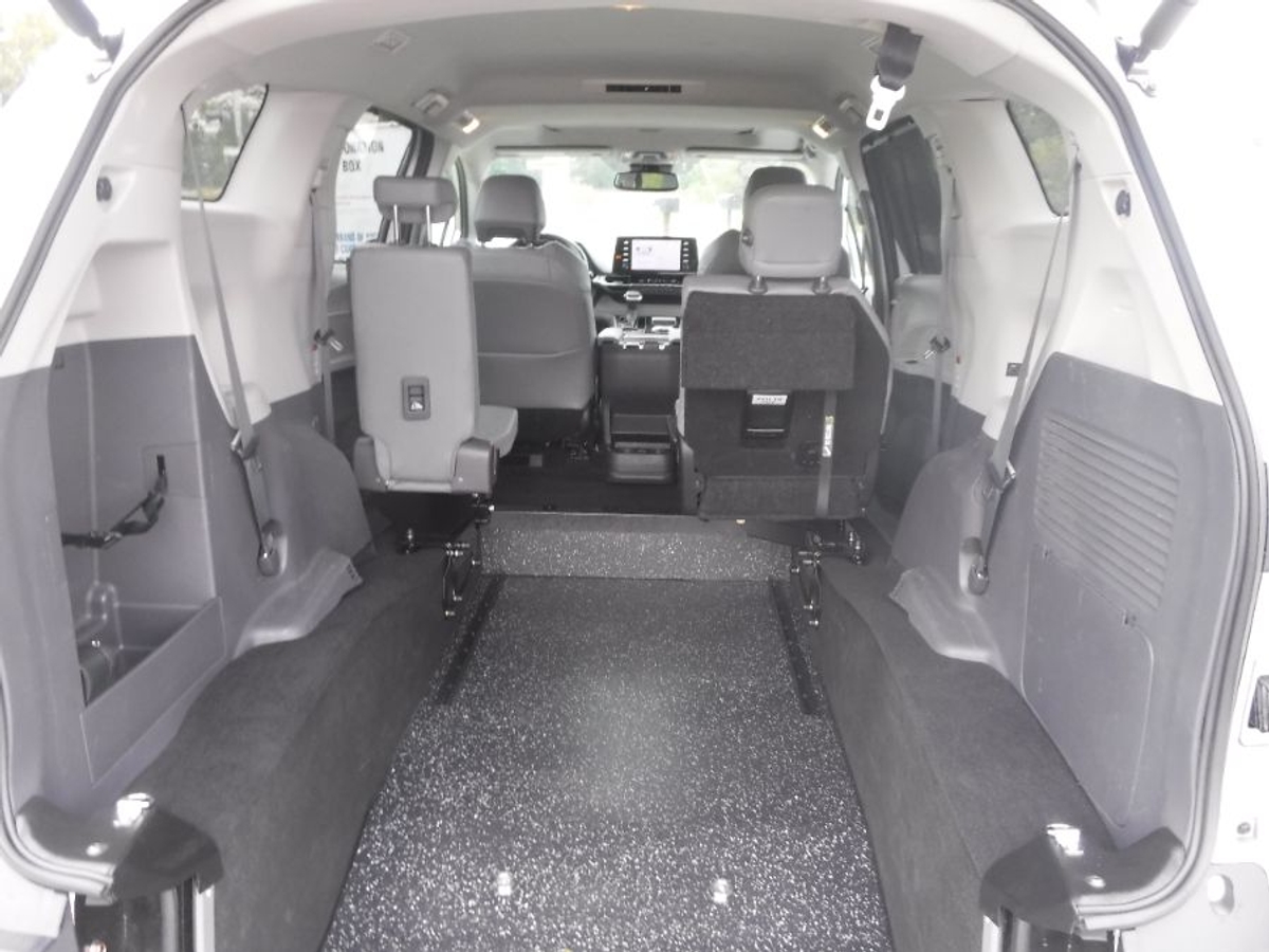 2024 TOYOTA SIENNA - Image 21