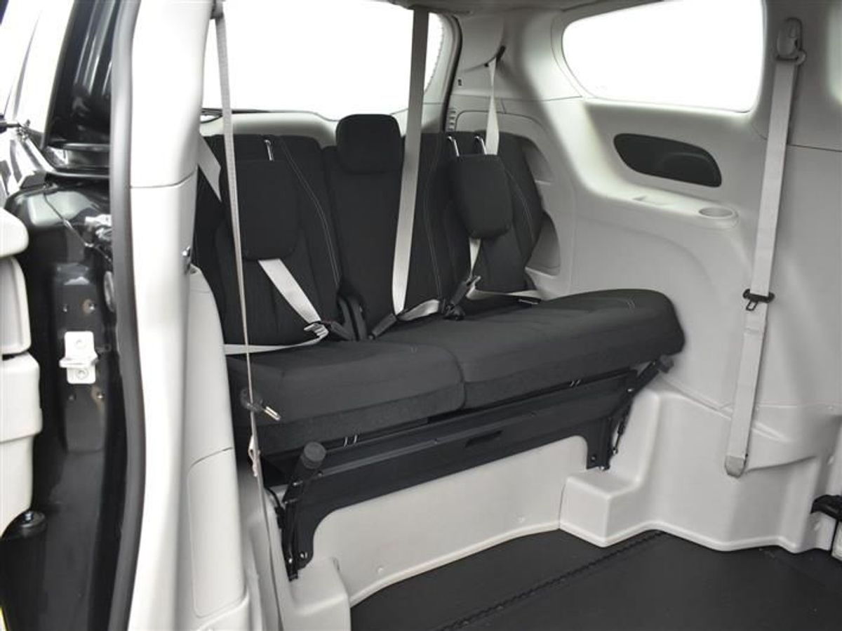 2023 CHRYSLER VOYAGER - Image 16