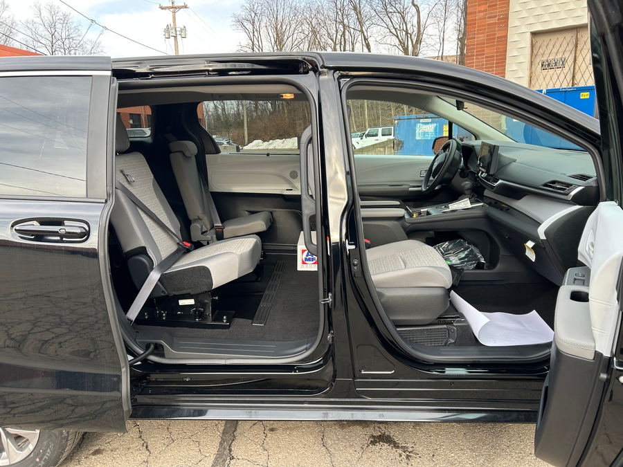 2025 TOYOTA SIENNA - Image 10