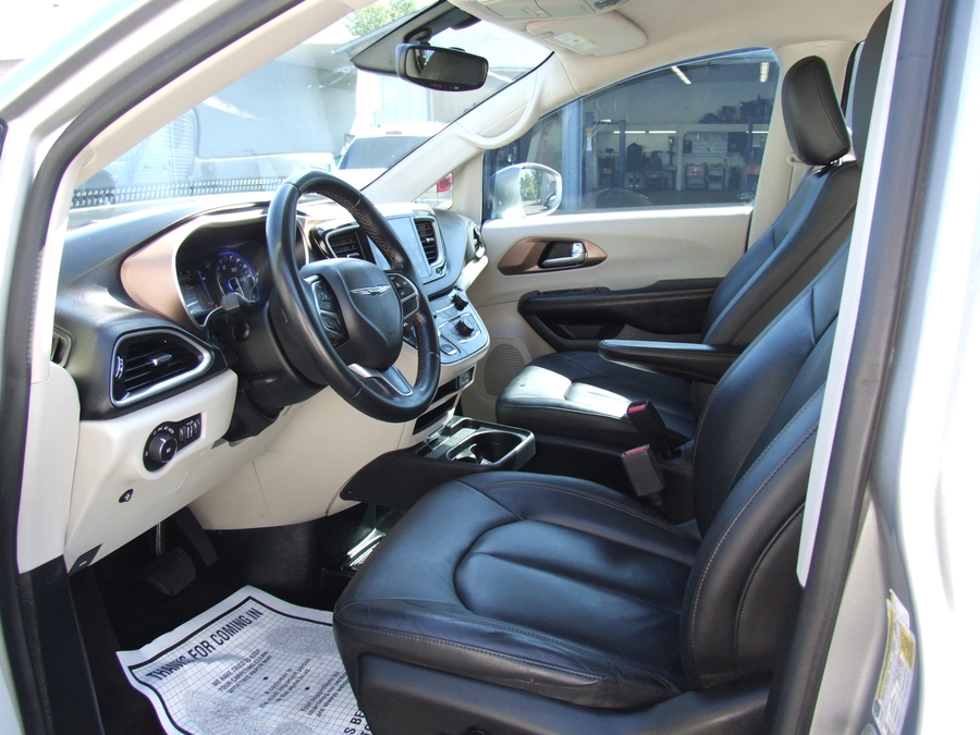 Used 2017 Chrysler Pacifica Touring L - VMI Side Entry In Floor Automatic Ramp