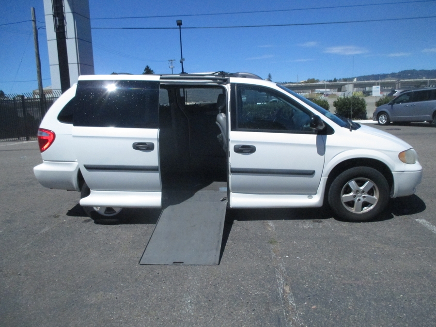 2005 Dodge Grand Caravan SE - Photo 6