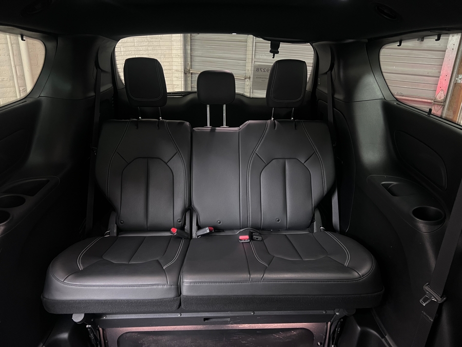 Used 2020 Chrysler Pacifica Touring L - BraunAbility Side Entry In Floor Automatic Ramp