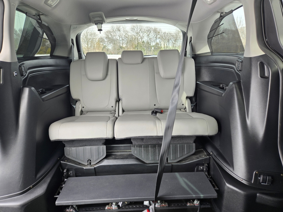 Used 2019 Honda Odyssey Touring - BraunAbility Side Entry Entry In Floor Automatic Ramp