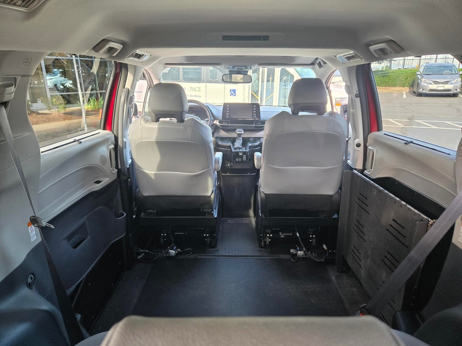 Used 2022 Toyota Sienna Hybrid XLE - BraunAbility Side Entry Fold Out Automatic Ramp