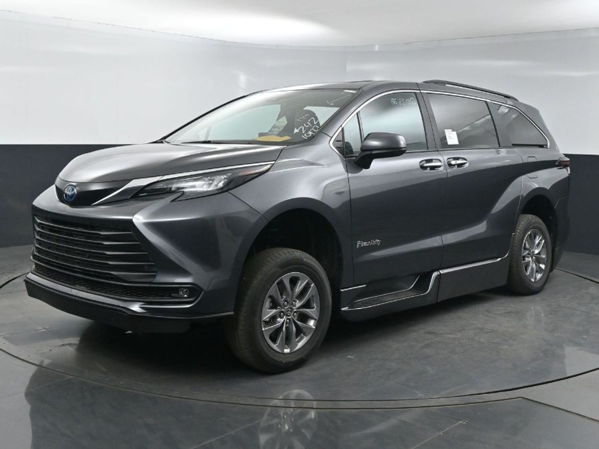 2025 TOYOTA SIENNA - Image 4