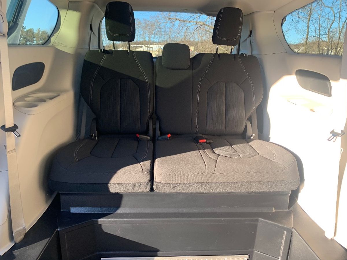 2024 CHRYSLER VOYAGER - Image 6