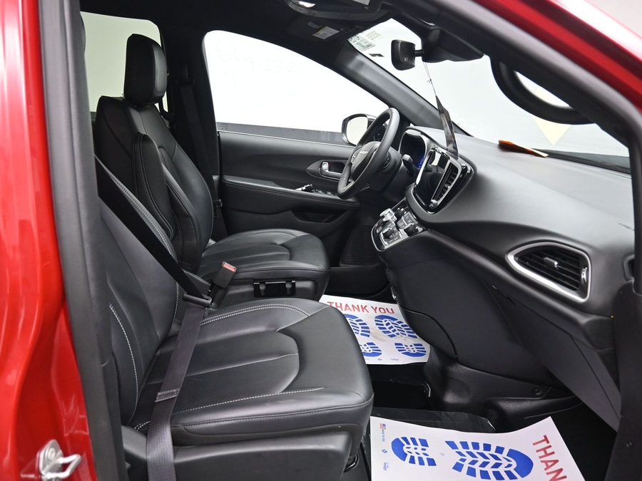 Used 2025 Chrysler Pacifica Select - BraunAbility Side Entry In Floor Automatic Ramp