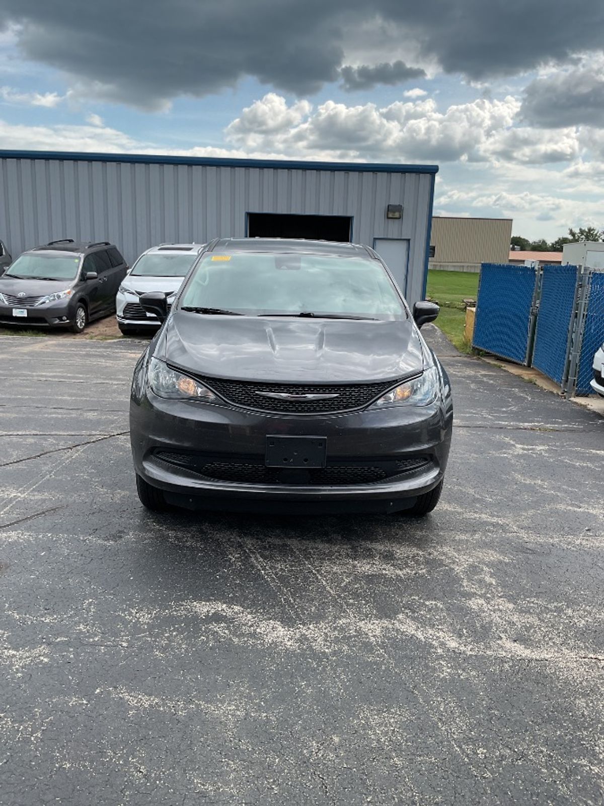 2022 CHRYSLER VOYAGER - Image 2