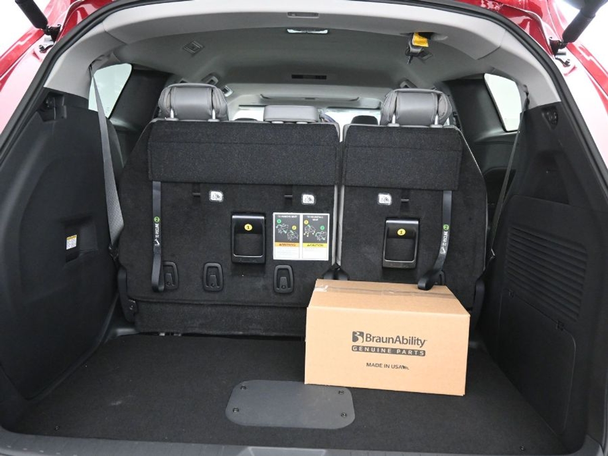 2025 TOYOTA SIENNA - Image 17