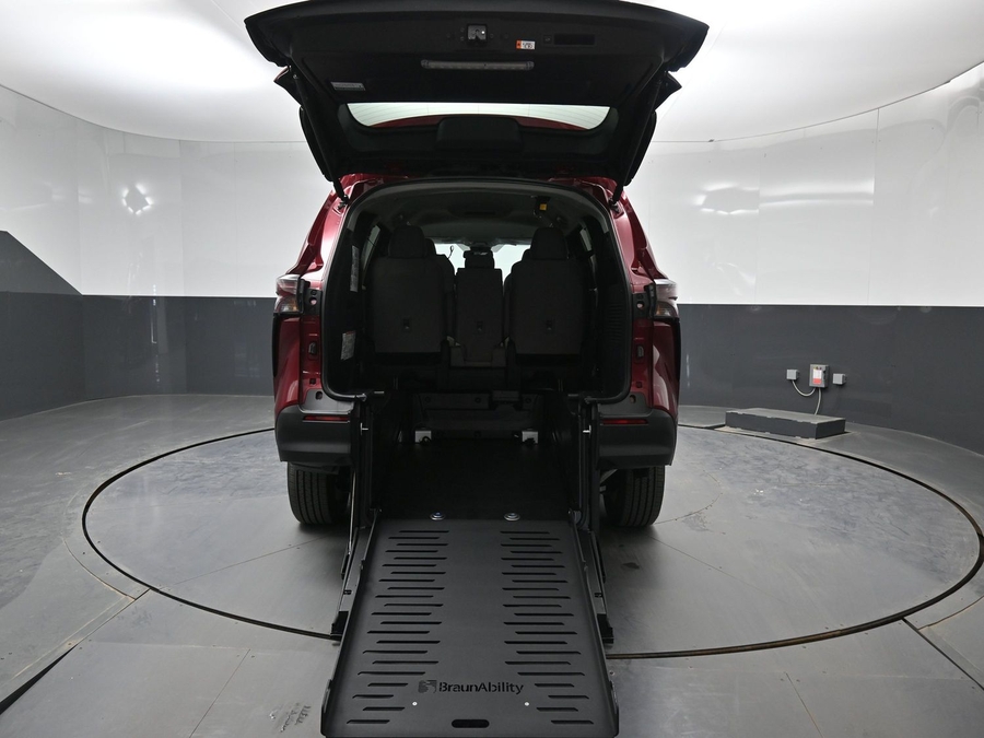 New 2026 Toyota Sienna Hybrid LE - BraunAbility Commercial Rear Entry Entry Fold Out Manual Ramp