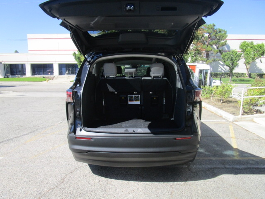 Used 2024 Toyota Sienna Hybrid LE Base - BraunAbility Side Entry Fold Out Automatic Ramp