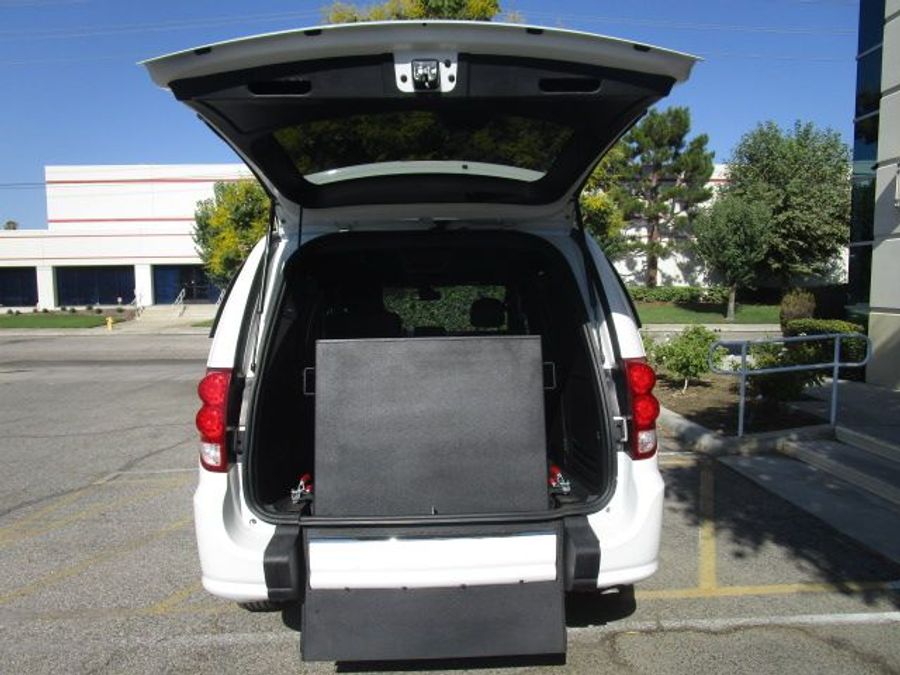 Used 2019 Dodge Grand Caravan GT - International Mobility Rear Entry Entry Fold Out Manual Ramp