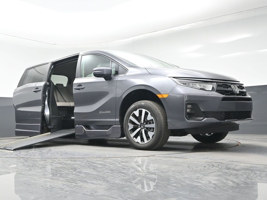 Grey Honda Odyssey image number 15