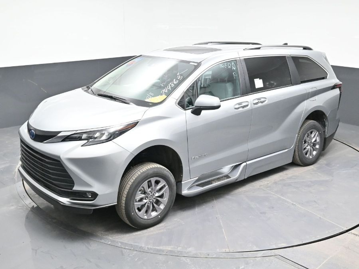 2025 TOYOTA SIENNA - Image 23