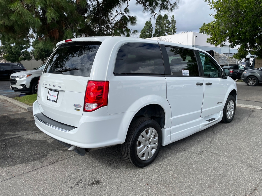 Used 2019 Dodge Grand Caravan SE - BraunAbility Side Entry Entry Fold Out Manual Ramp