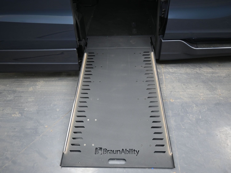 New 2026 Honda Odyssey Elite - BraunAbility Side Entry Entry In Floor Automatic Ramp