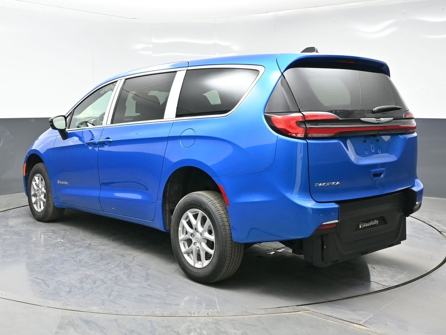 New 2026 Chrysler Pacifica Select Safety - BraunAbility Rear Entry Entry Fold Out Manual Ramp