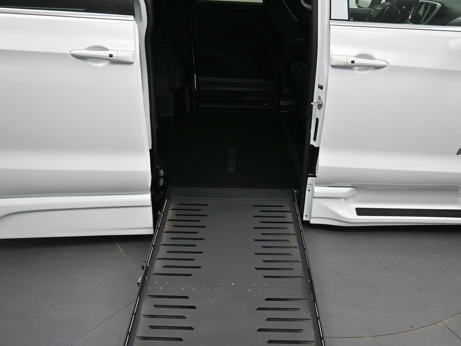 New 2026 Chrysler Pacifica Select Safety - BraunAbility Side Entry Entry Fold Out Automatic Ramp