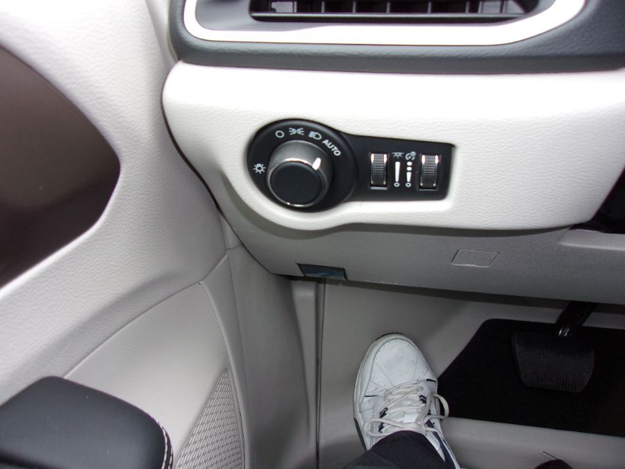 2022 CHRYSLER VOYAGER - Image 19