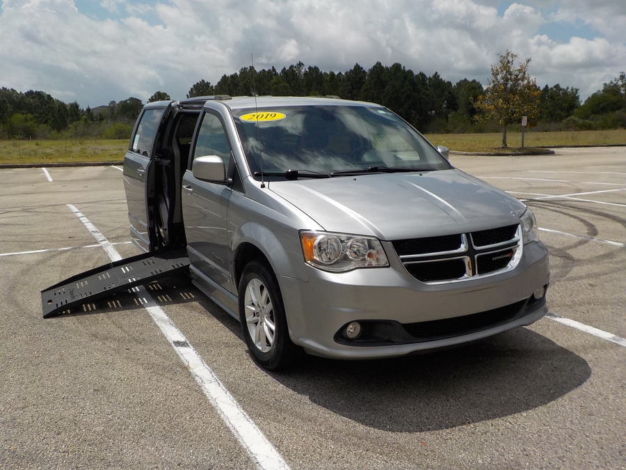2019 Dodge Grand Caravan SXT's photo