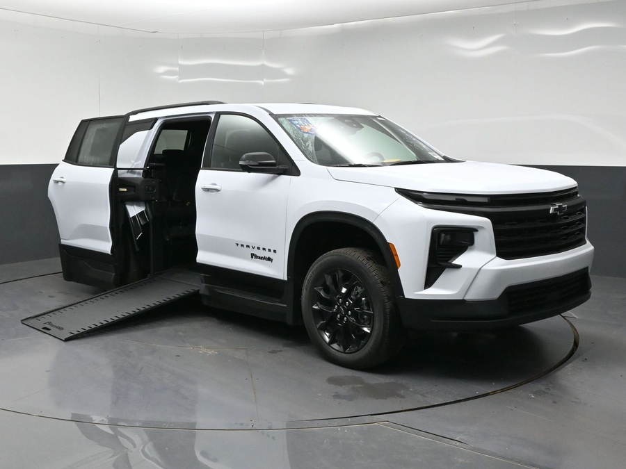 New 2026 Chevrolet Traverse 1LT Midnight - BraunAbility Side Entry In Floor Automatic Ramp