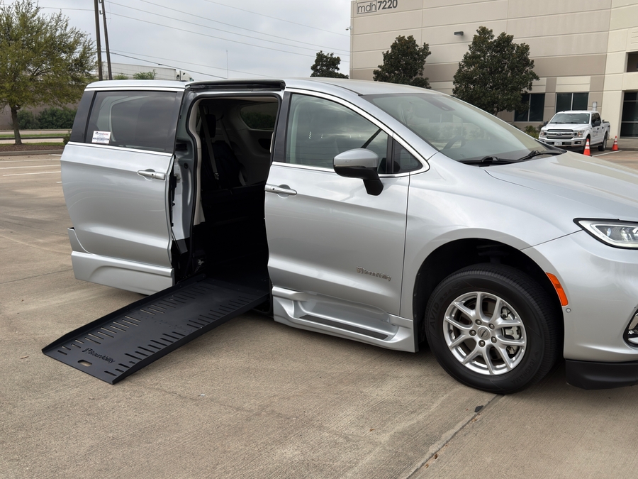 Used 2023 Chrysler Pacifica Touring L Safety - BraunAbility Side Entry Entry Fold Out Automatic Ramp