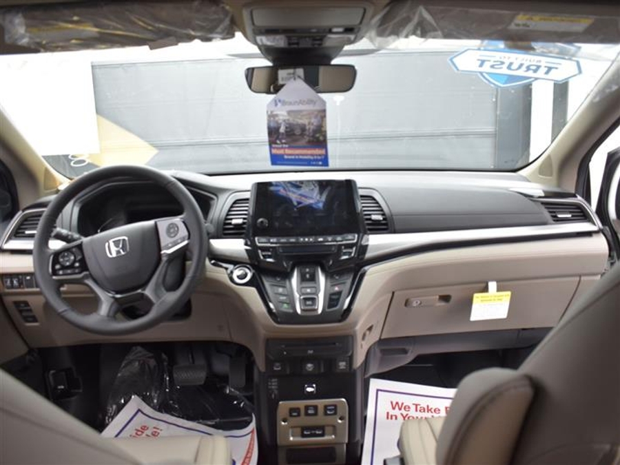 New 2026 Honda Odyssey Touring - BraunAbility Side Entry In Floor Automatic Ramp
