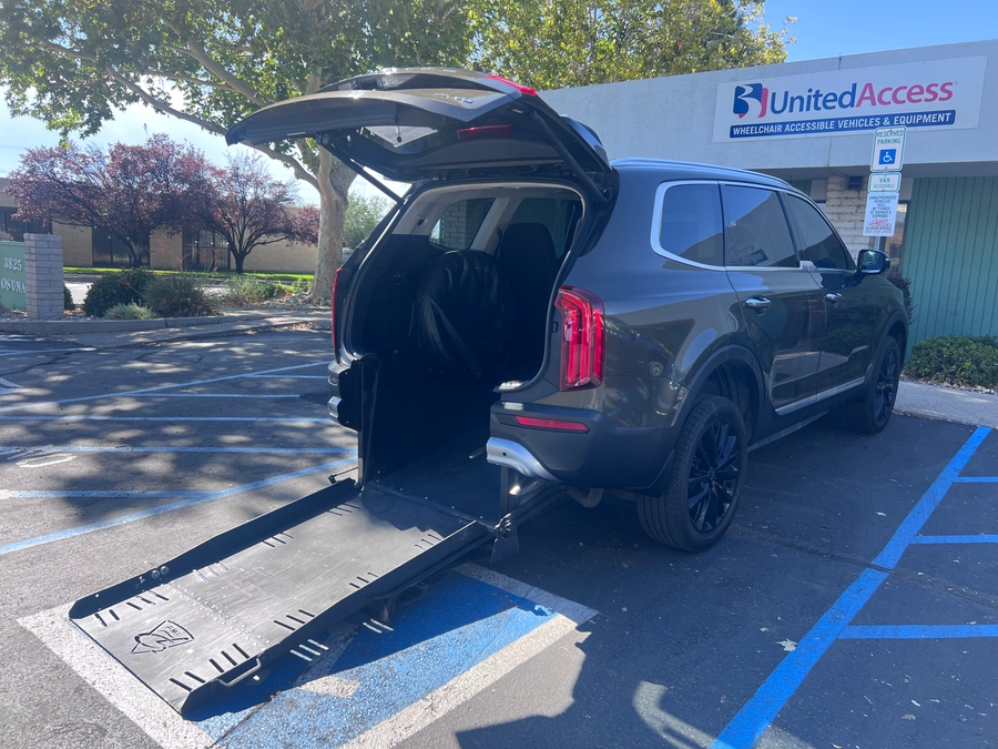 Used 2020 Kia Telluride SX - Freedom Rear Entry Fold Out Automatic Ramp