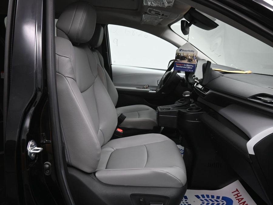 Black Toyota Sienna image number 8
