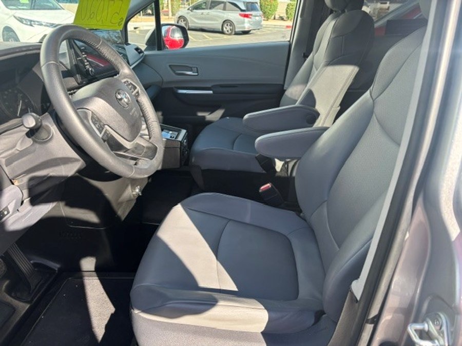 Used 2021 Toyota Sienna Hybrid XLE - BraunAbility Side Entry Fold Out Automatic Ramp