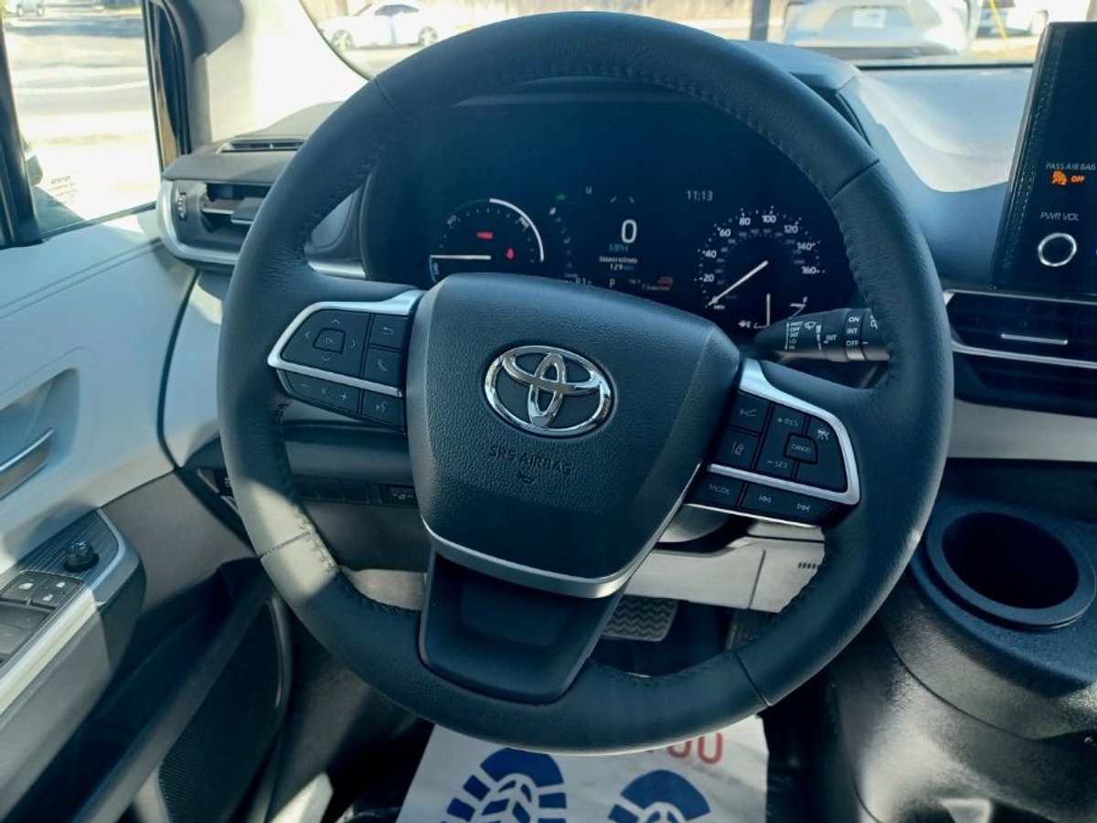 2025 TOYOTA SIENNA - Image 15