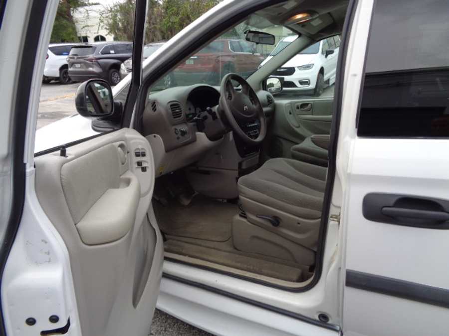 Used 2005 Dodge Grand Caravan SE - BraunAbility Side Entry Entry Fold Out Automatic Ramp