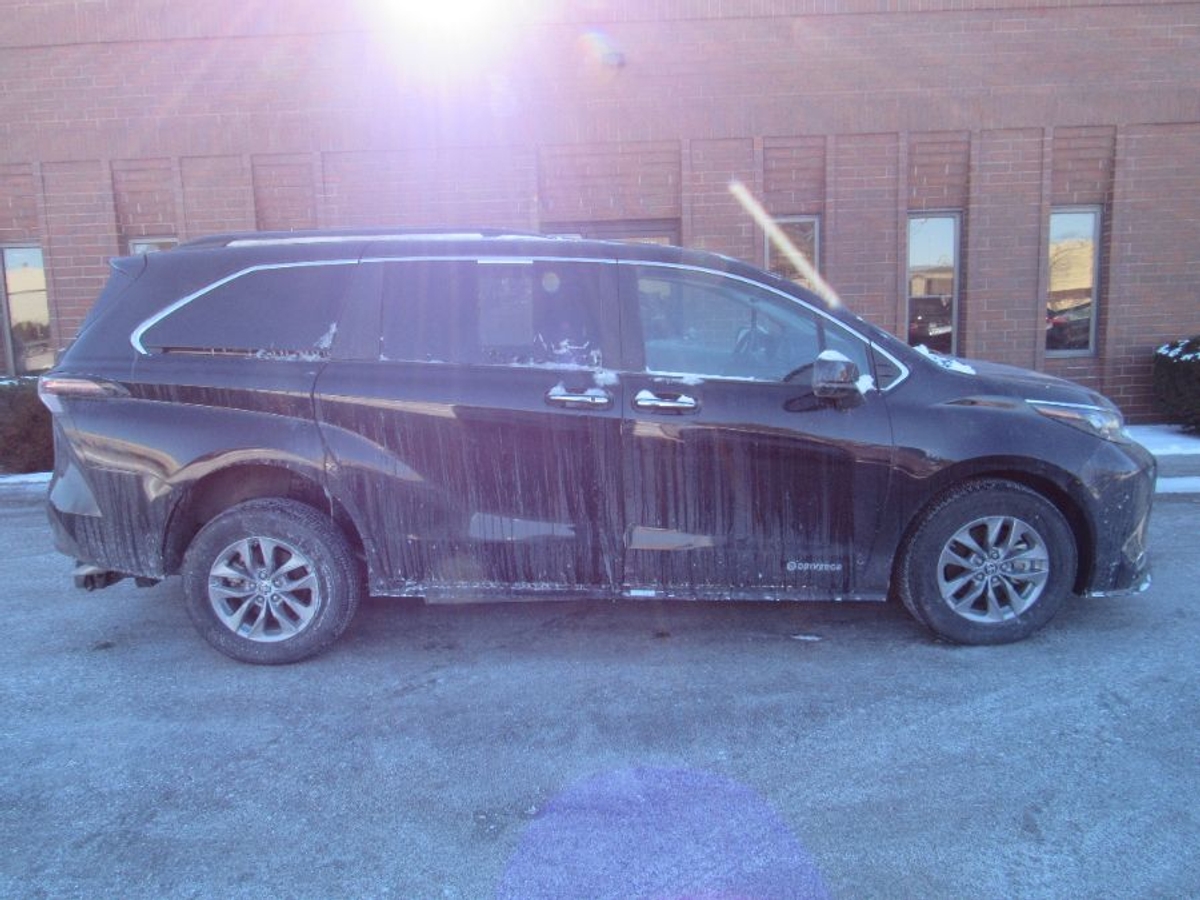 2024 TOYOTA SIENNA - Image 8