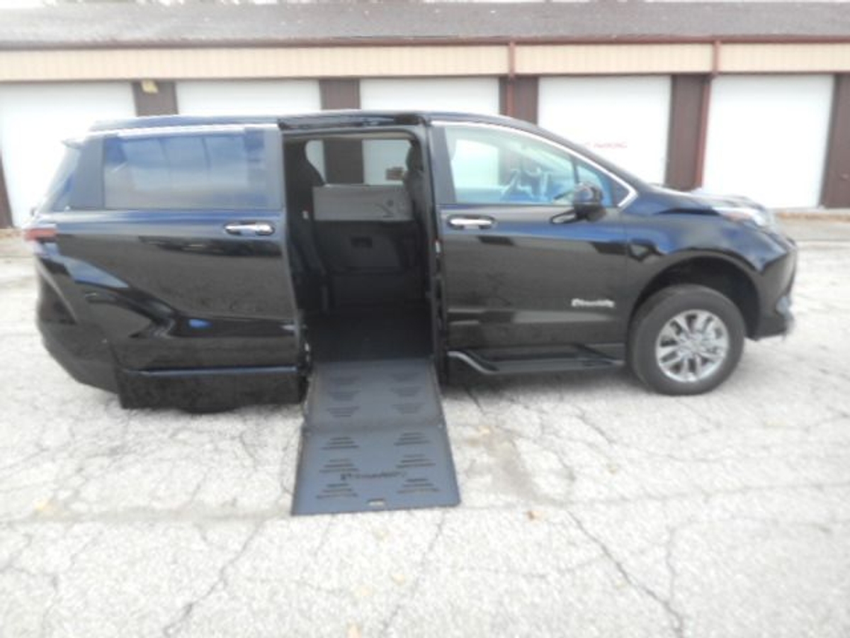 2025 TOYOTA SIENNA - Image 10