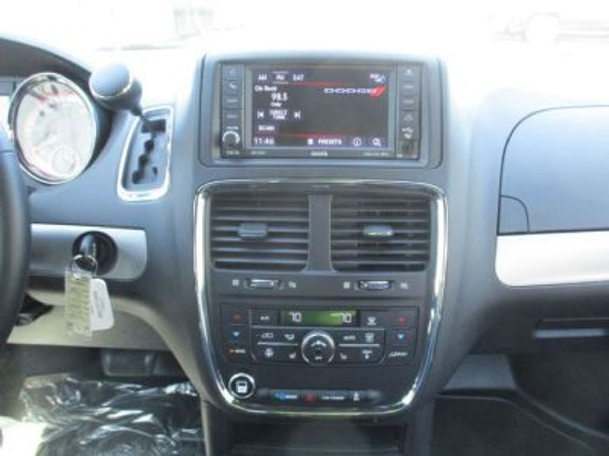 Red Dodge Grand Caravan image number 10