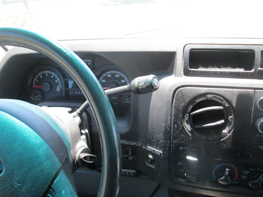 2013 Ford E-Series Econoline Wagon XLT - Photo 12