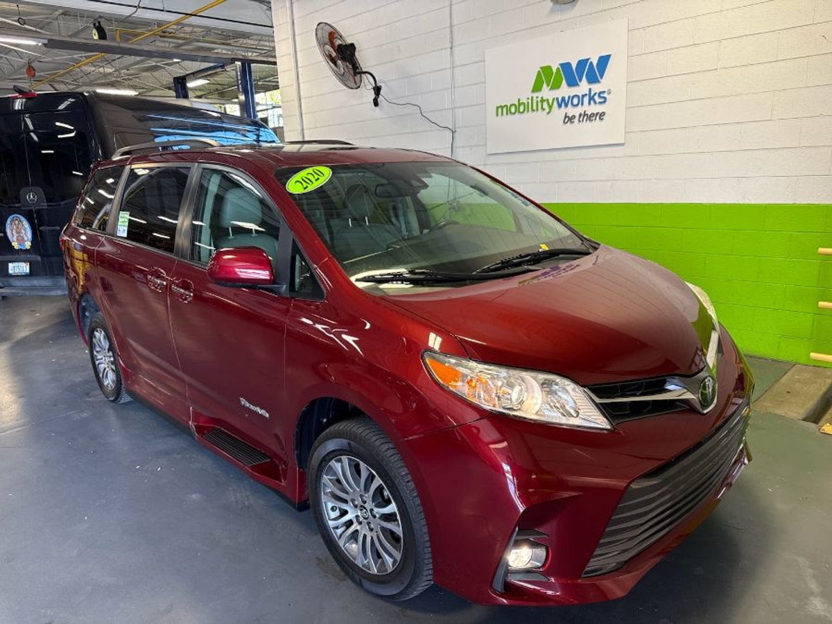 2020 TOYOTA SIENNA - Image 4