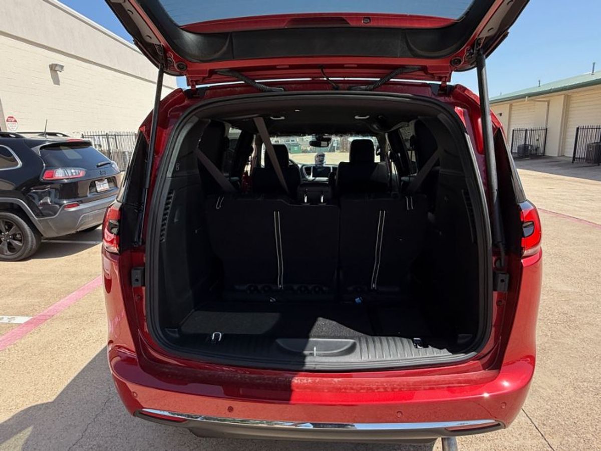 Red Chrysler Pacifica image number 14