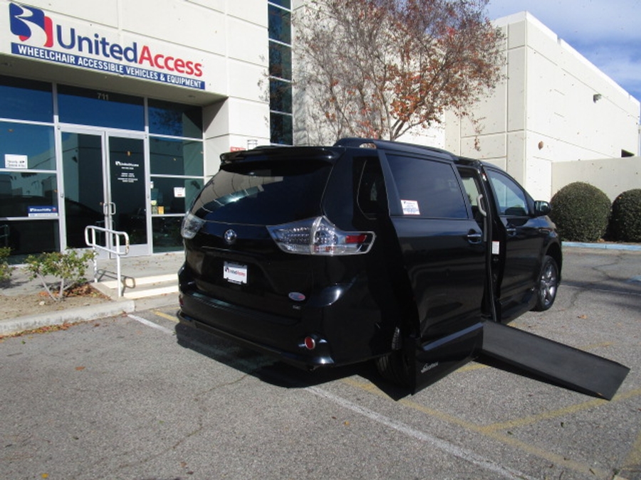 Used 2015 Toyota Sienna SE - VMI Side Entry Entry In Floor Automatic Ramp