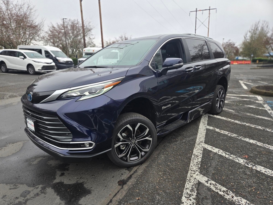 Used 2025 Toyota Sienna Hybrid Platinum - BraunAbility Side Entry Entry Fold Out Automatic Ramp