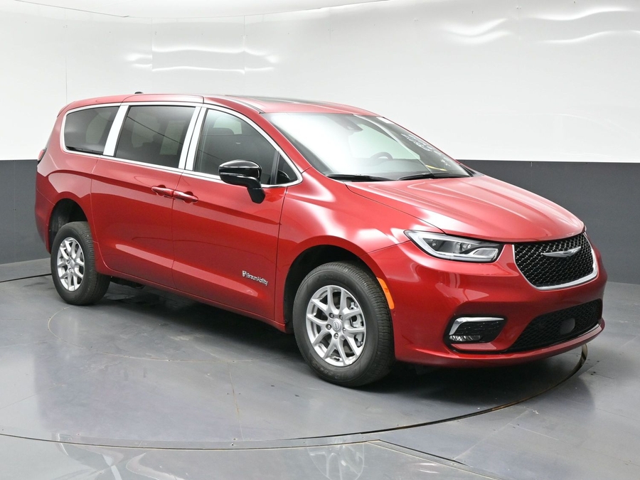 New 2026 Chrysler Pacifica Select Plus - BraunAbility Rear Entry Fold Out Manual Ramp