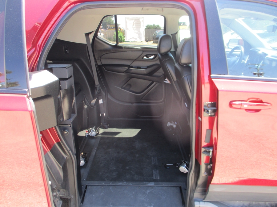 Red Chevrolet Traverse image number 4