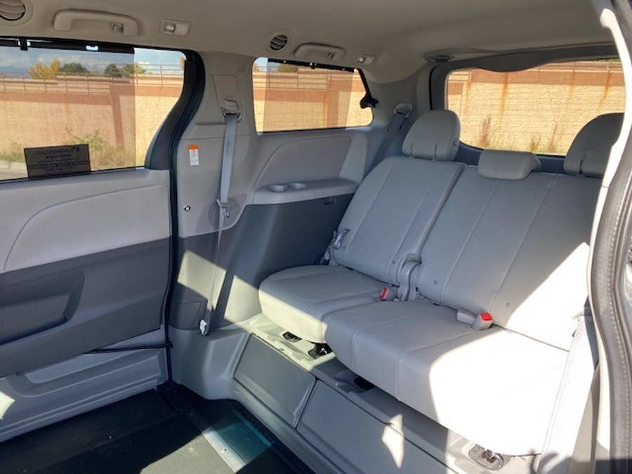 Used 2017 Toyota Sienna XLE Base - BraunAbility Side Entry Entry In Floor Automatic Ramp