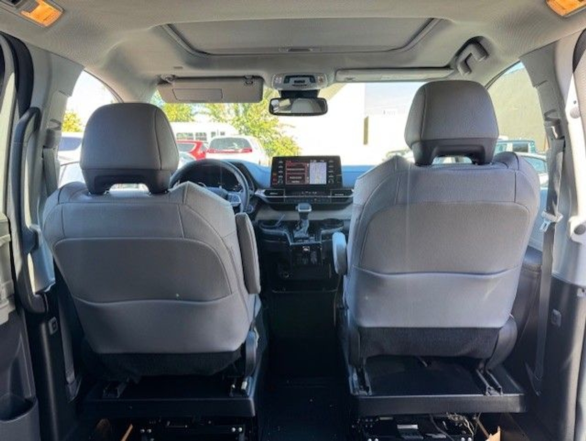 2022 TOYOTA SIENNA - Image 2