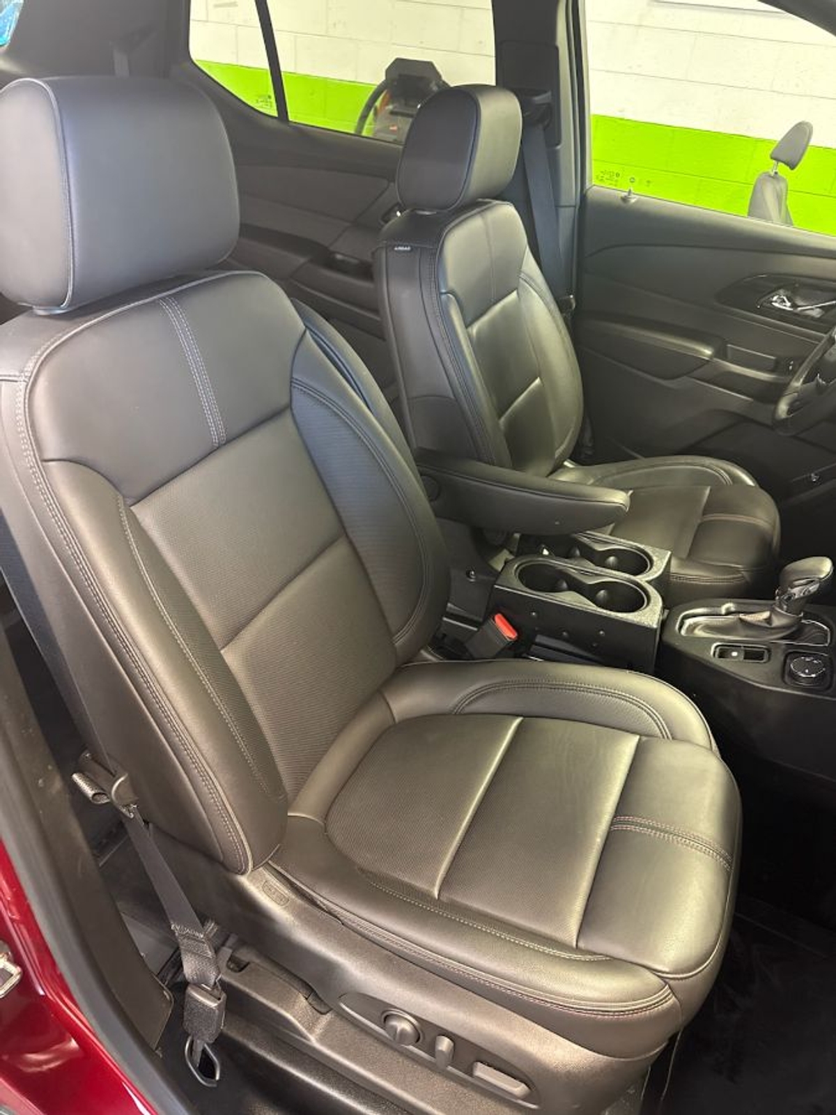 Red Chevrolet Traverse image number 18