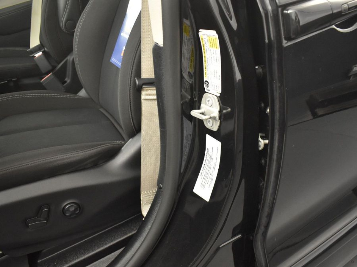 2023 CHRYSLER VOYAGER - Image 16