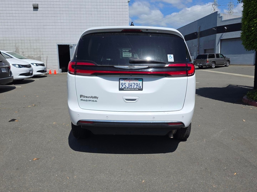 Used 2023 Chrysler Pacifica Touring L - BraunAbility Side Entry Entry Fold Out Automatic Ramp