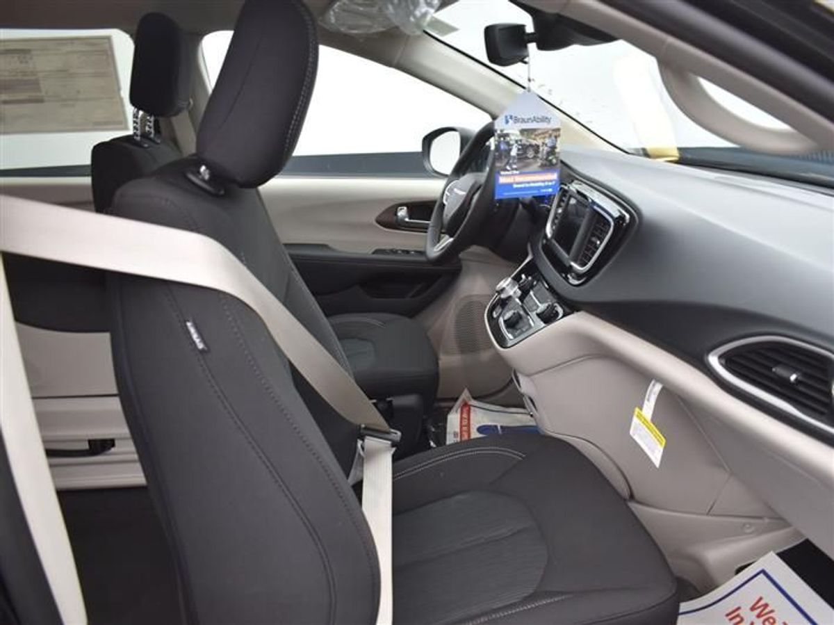 2023 CHRYSLER VOYAGER - Image 21